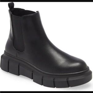New BP by Nordstrom Niya Lug Sole Chelsea black Boot Chunky lug sole bootie 9
